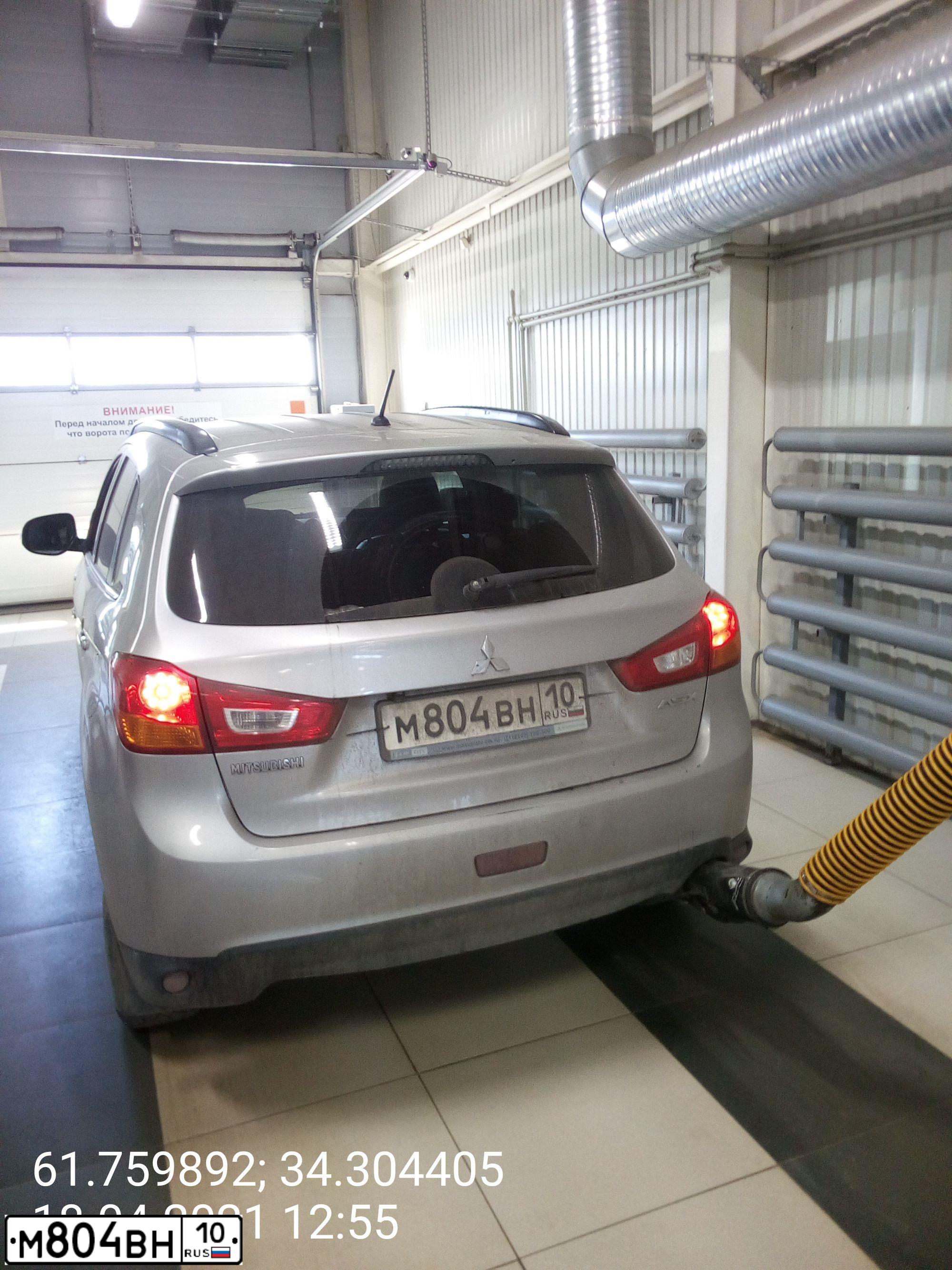 Фото автомобиля MITSUBISHI ASX, 2012 — госномер М804ВН10. Цвет: серебристый