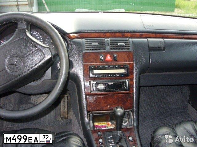 Фото автомобиля MERCEDES E-KLASSE, 1997 — госномер М499ЕА72. Цвет: ЗЕЛЕНЫЙ