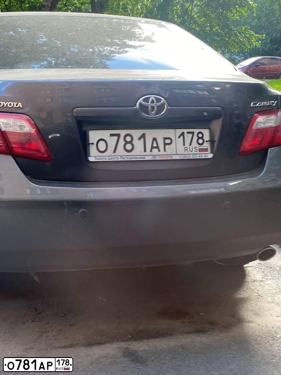 Фото автомобиля TOYOTA CAMRY, 2008 — госномер О781АР178. Цвет: СЕРЫЙ