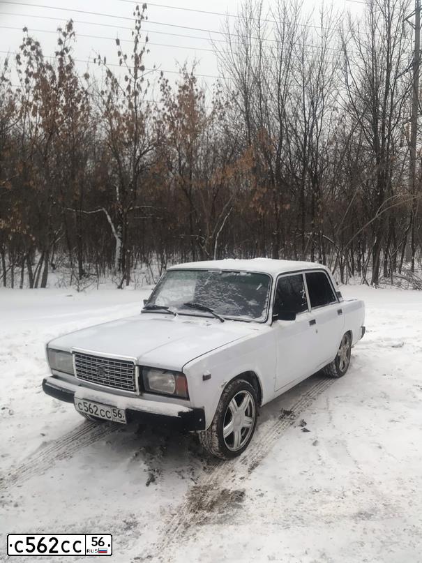 Фото автомобиля LADA 2107 LADA, 2008 — госномер С562СС56. Цвет: ЯРКО-БЕЛЫЙ
