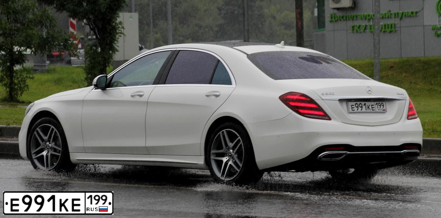 Фото автомобиля MERCEDES S-KLASSE, 2018 — госномер В687ВВ36. Цвет: Белый