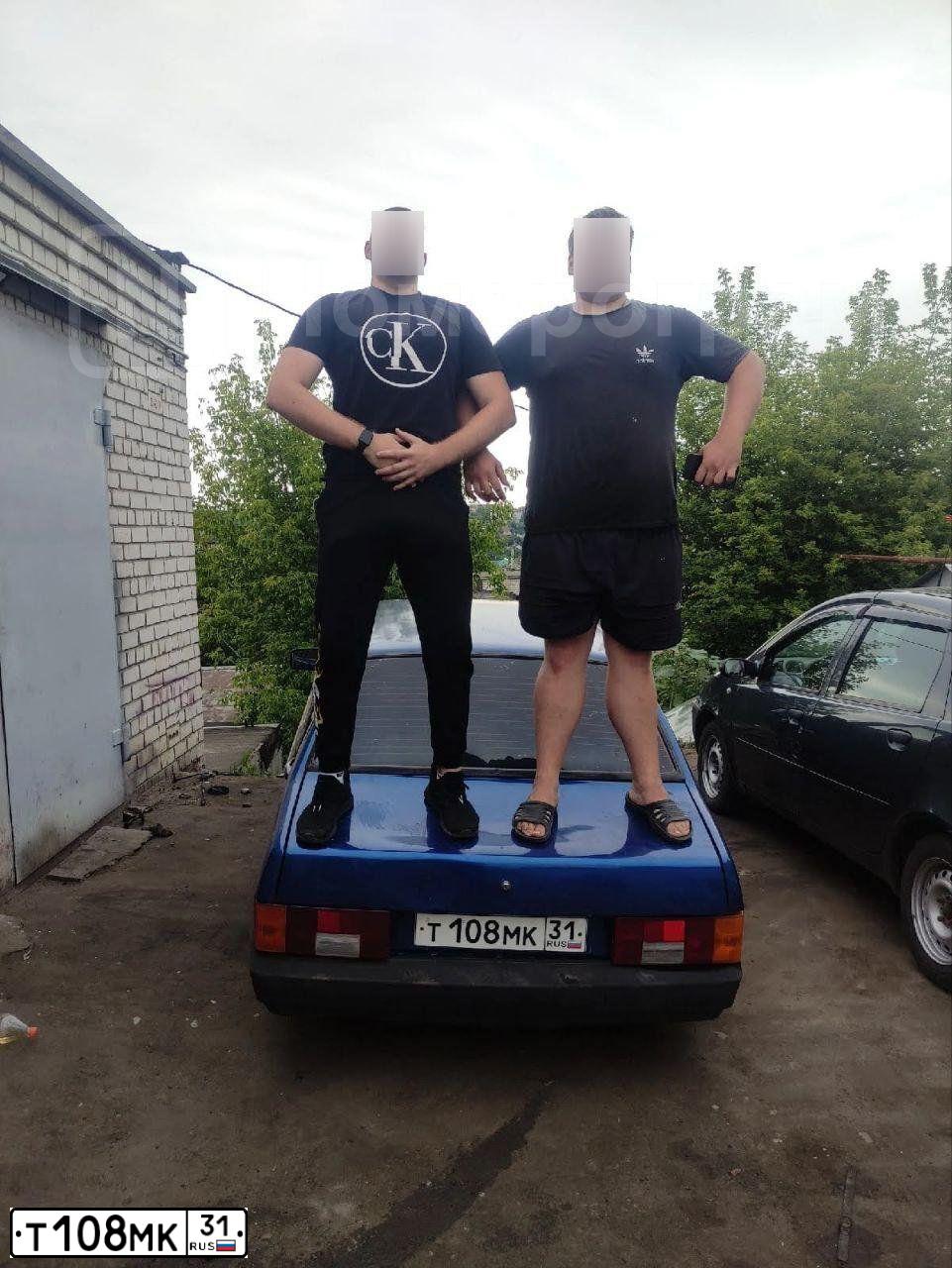 Фото автомобиля LADA 2109 SAMARA, 2003 — госномер Т108МК31. Цвет: СЕРЕБРИСТО ЯРКО-СИНИЙ