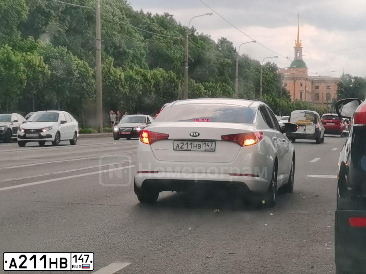 Фото автомобиля KIA MAGENTIS / OPTIMA, 2012 — госномер А211НВ147. Цвет: ЖЕМЧУЖНО-БЕЛЫЙ
