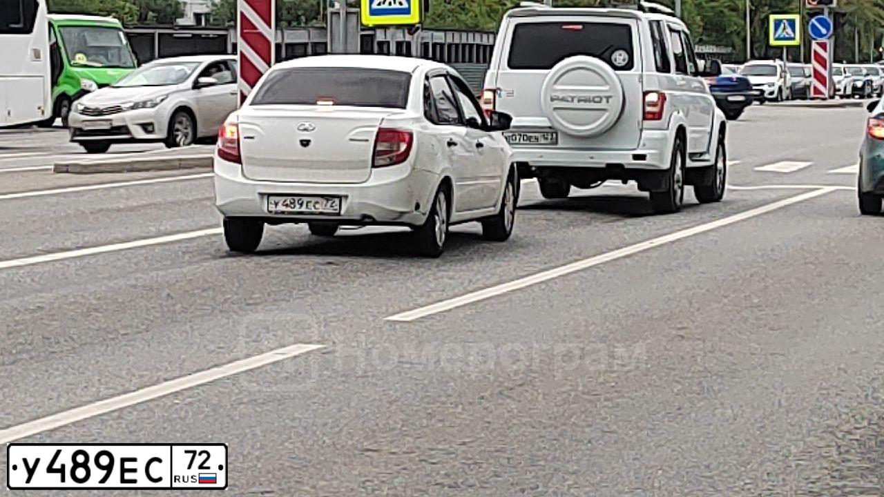 Фото автомобиля LADA 2190 GRANTA, 2018 — госномер У489ЕС72. Цвет: Белый