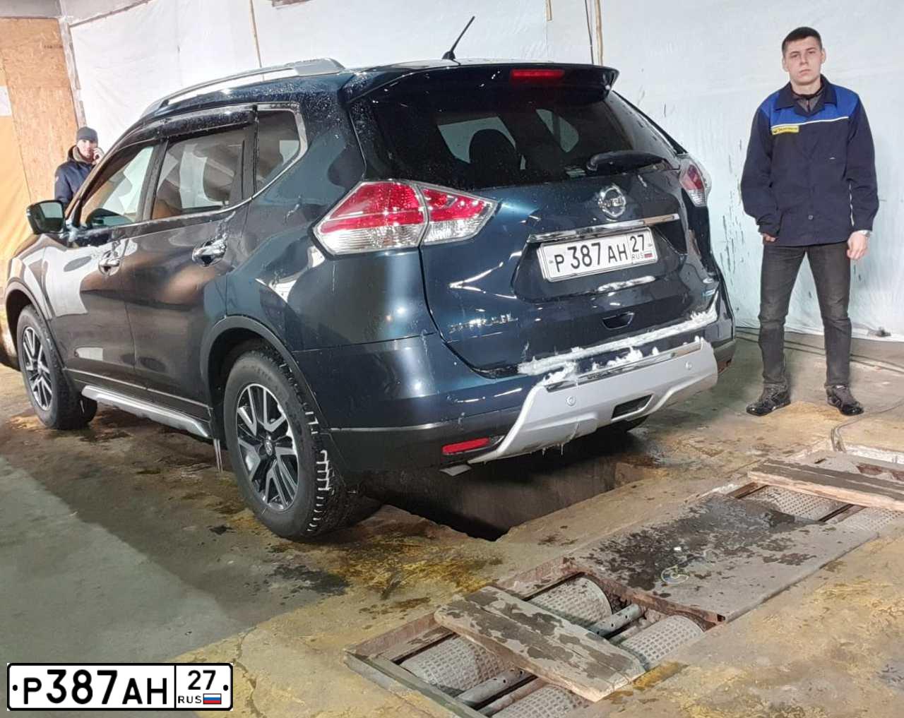 Фото автомобиля NISSAN X-TRAIL, 2014 — госномер Р387АН27