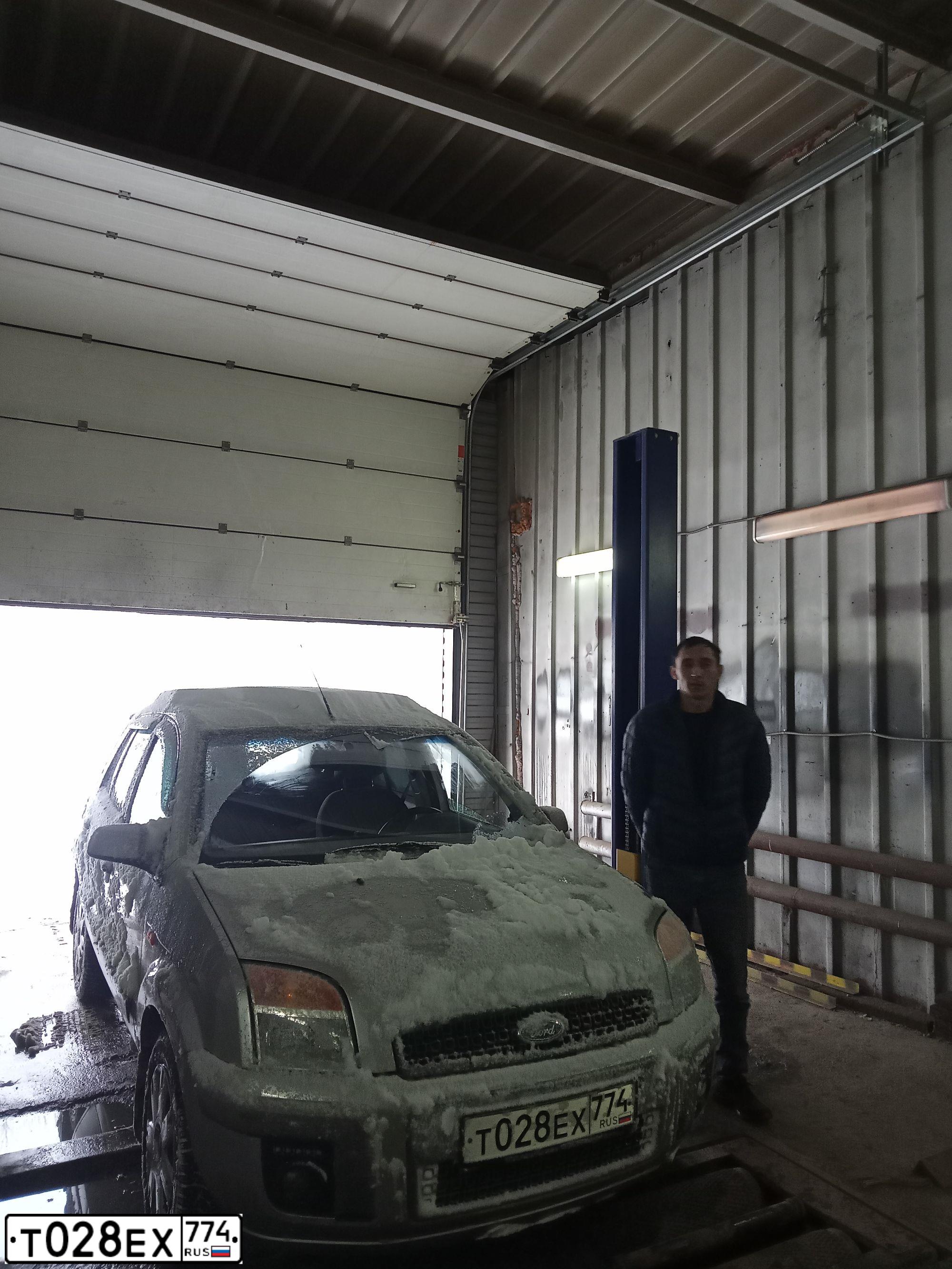 Фото автомобиля FORD FUSION, 2007 — госномер М041ХС702. Цвет: Серебристый