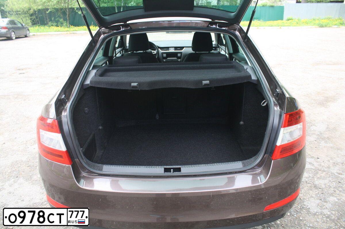 Фото автомобиля SKODA OCTAVIA, 2016 — госномер Х511КЕ790. Цвет: Коричневый
