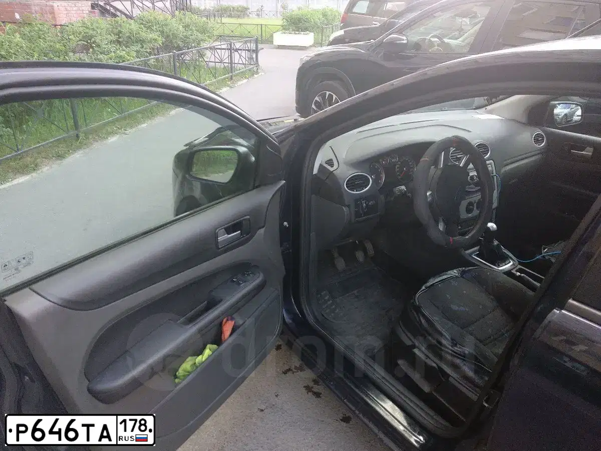 Фото автомобиля VOLKSWAGEN GOLF, 2014 — госномер Р646ТА178. Цвет: БЕЛЫЙ