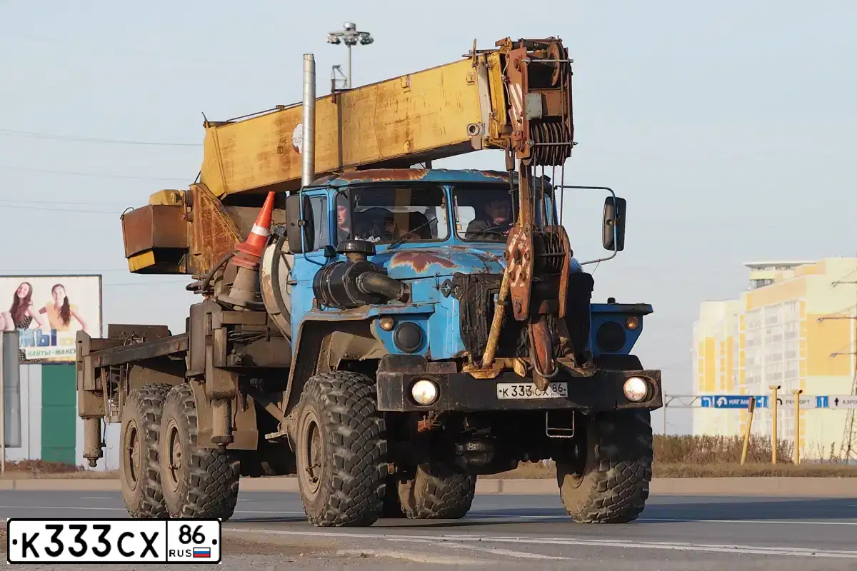 Фото автомобиля URAL 4320 /6X6/, 2008 — госномер К333СХ86. Цвет: ГОЛУБОЙ