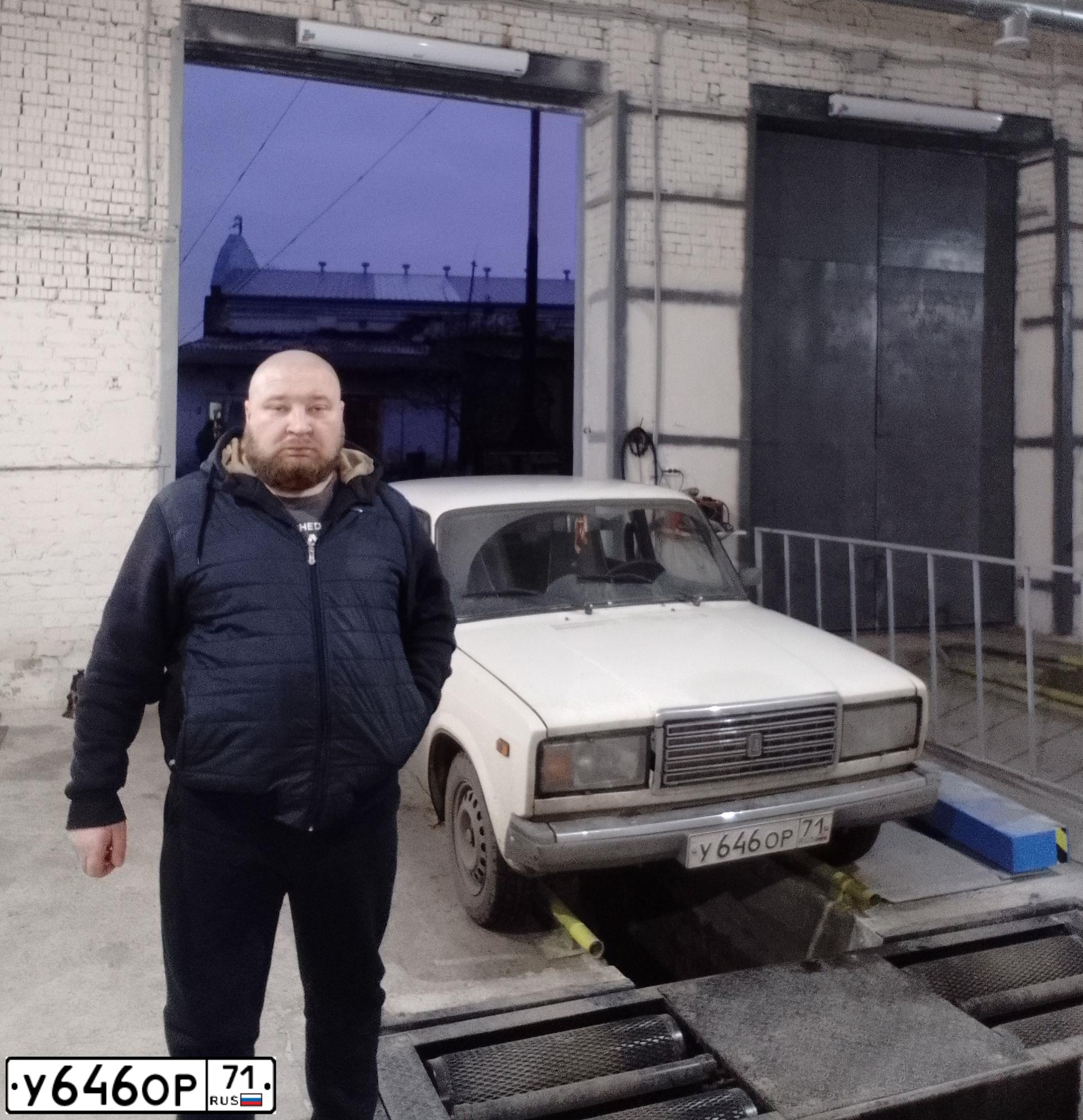 Фото автомобиля LADA 2107, 1990 — госномер У646ОР71. Цвет: СВЕТЛО БЕЖЕВЫЙ