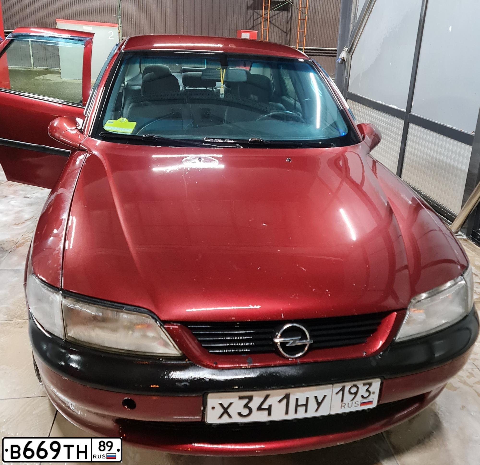 Фото автомобиля OPEL VECTRA, 1997 — госномер В451ОЕ193. Цвет: БОРДОВЫЙ