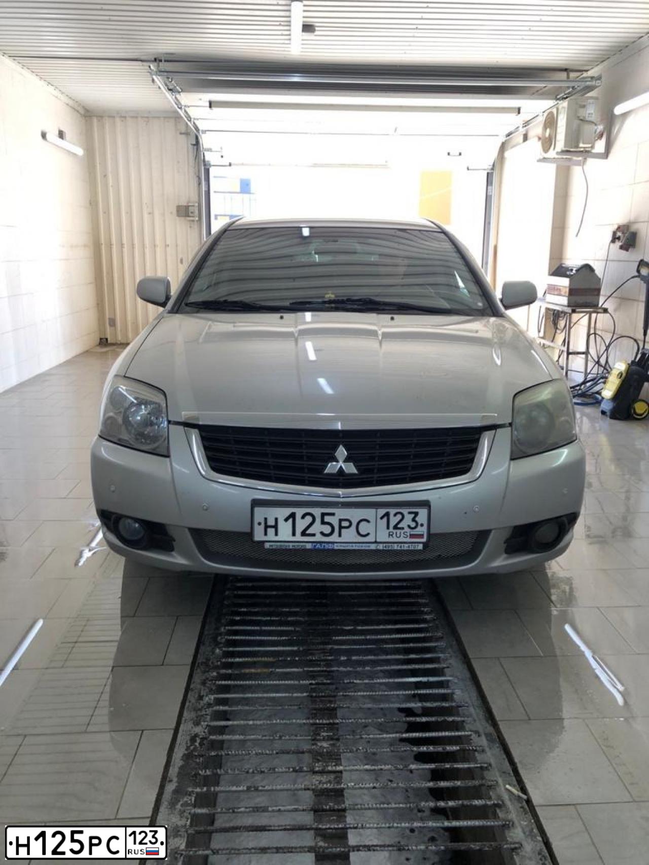 Фото автомобиля MITSUBISHI GALANT, 2008 — госномер Н125РС123. Цвет: СЕРЕБРИСТЫЙ