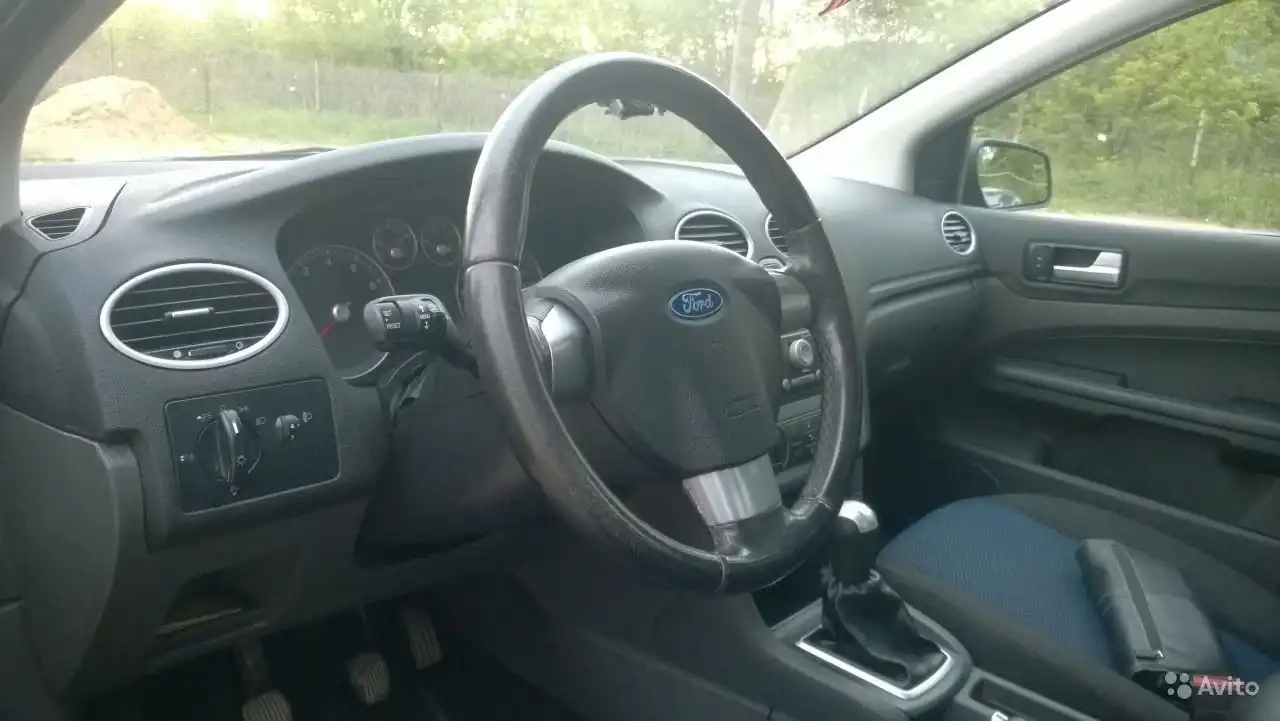 Фото автомобиля FORD FOCUS, 2007 — госномер Р953КС67. Цвет: ЧЕРНЫЙ