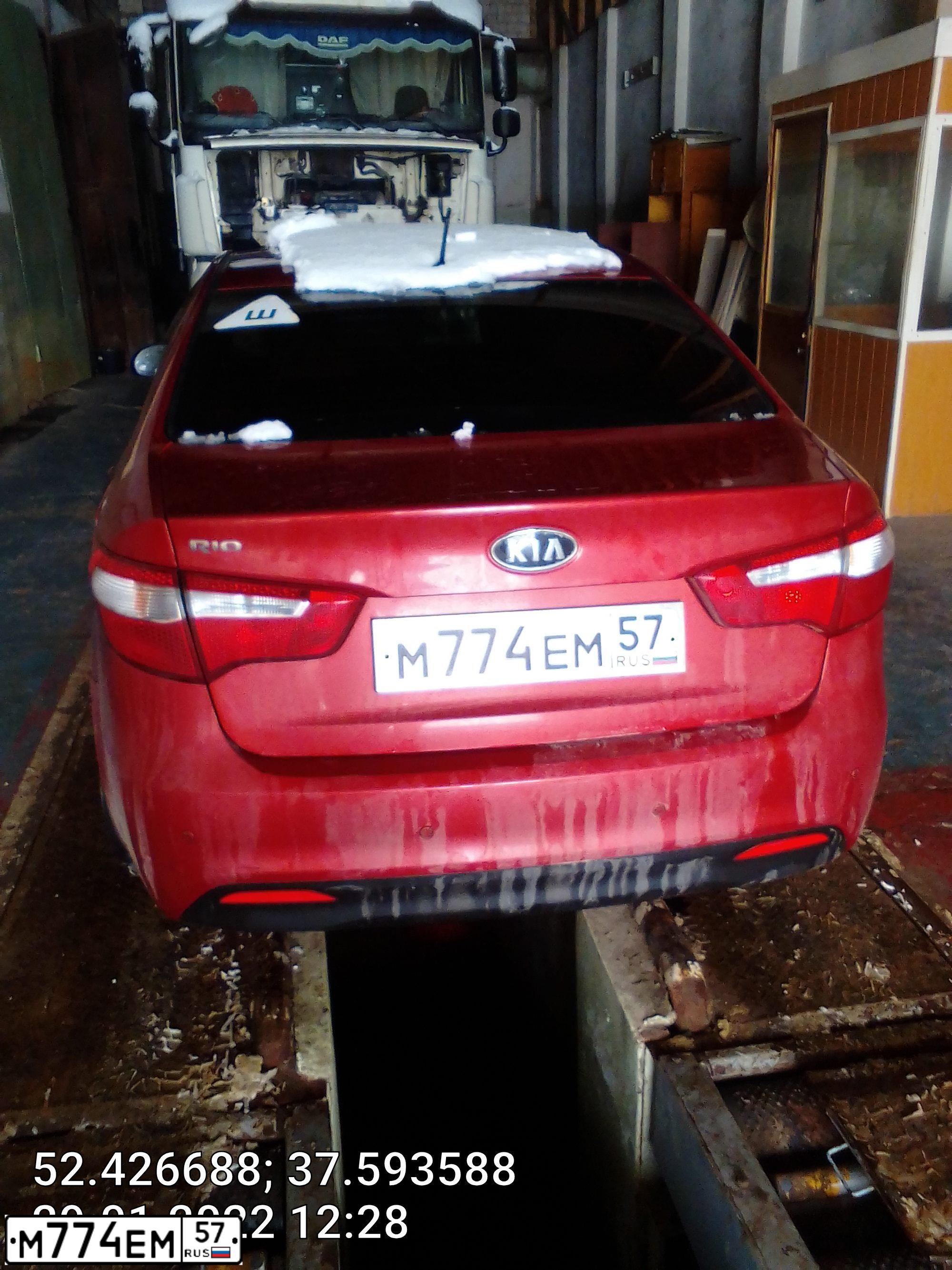 Фото автомобиля KIA RIO, 2012 — госномер М774ЕМ57. Цвет: КРАСНЫЙ