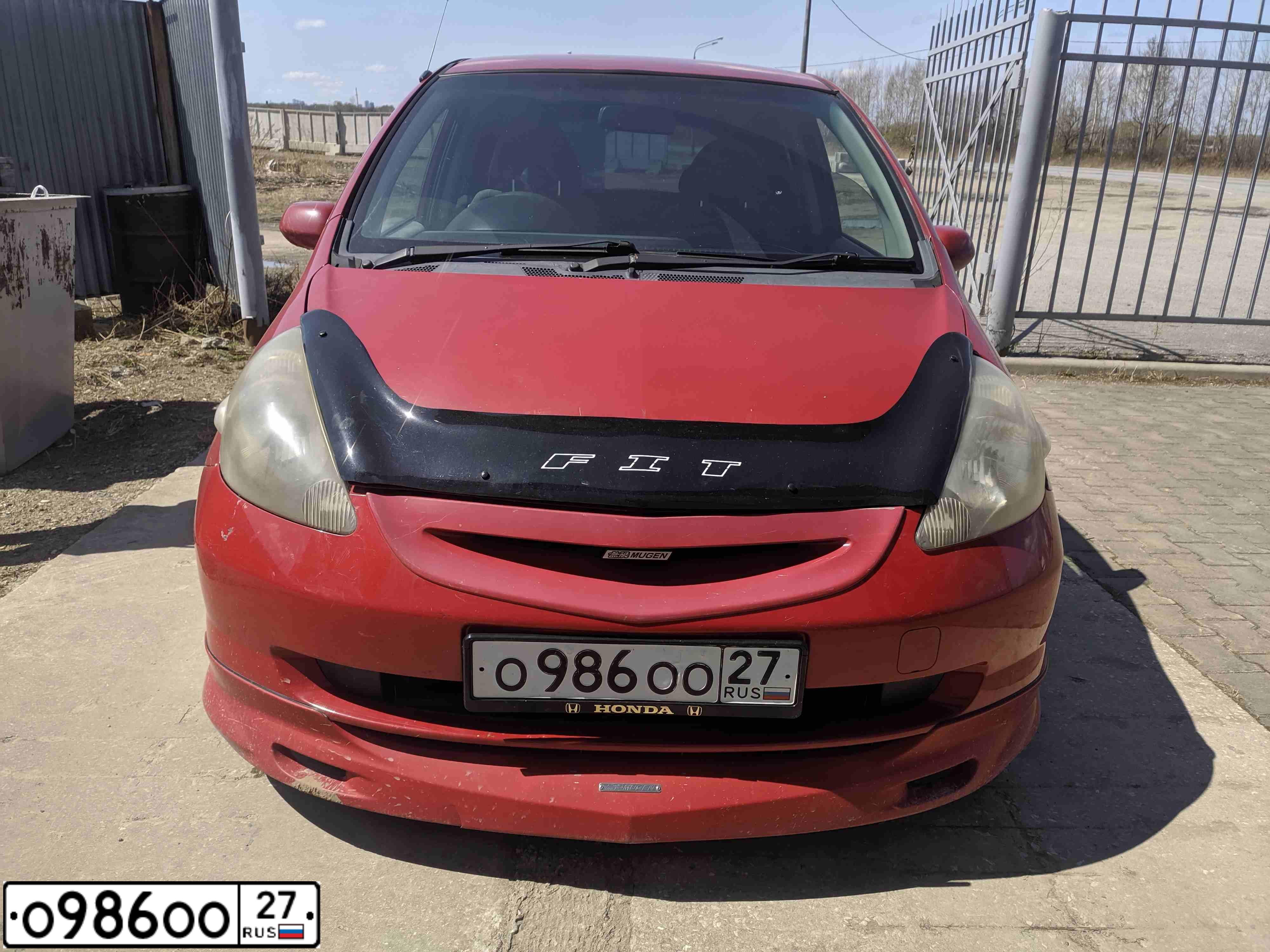Фото автомобиля HONDA FIT, 2002 — госномер С138УК27