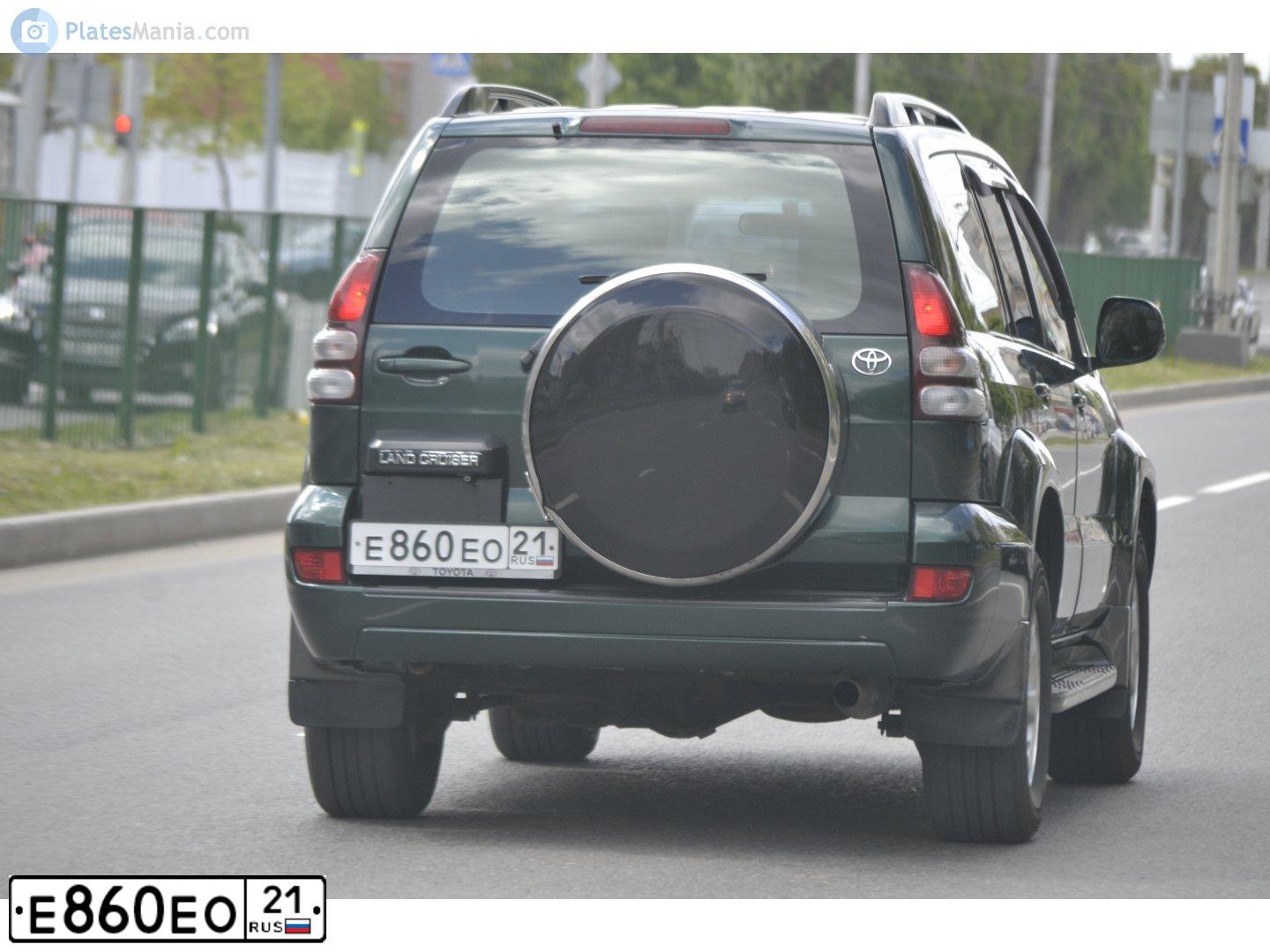 Фото автомобиля TOYOTA LANDCRUISER, 2004 — госномер Е860ЕО21