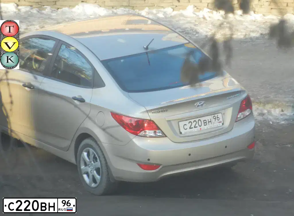 Фото автомобиля HYUNDAI SOLARIS, 2011 — госномер С220ВН96. Цвет: БЕЖЕВО-СЕРЫЙ
