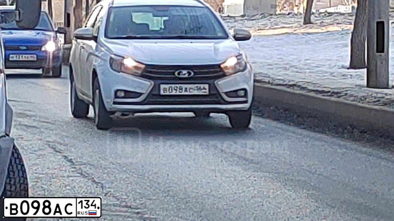 Фото автомобиля MERCEDES CLS-KLASSE, 2005 — госномер Е720КН193. Цвет: ЧЕРНЫЙ