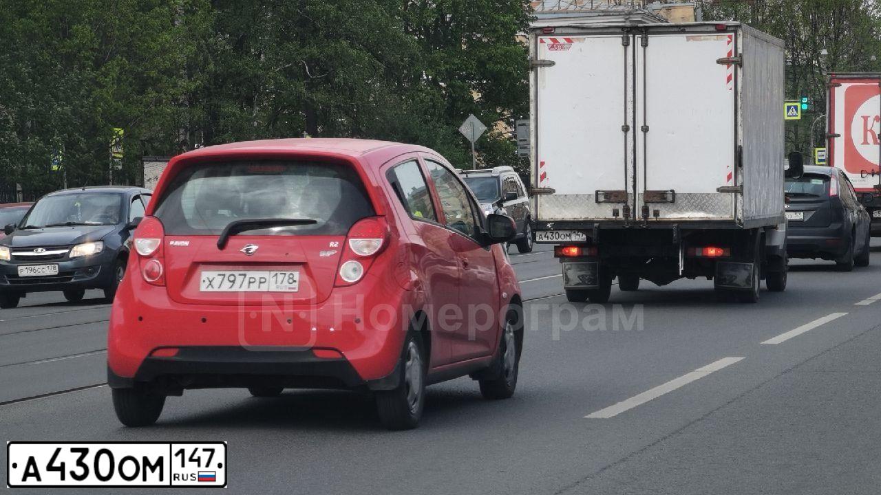 Фото автомобиля GAZ 3302 EL, 2015 — госномер А430ОМ147. Цвет: Белый