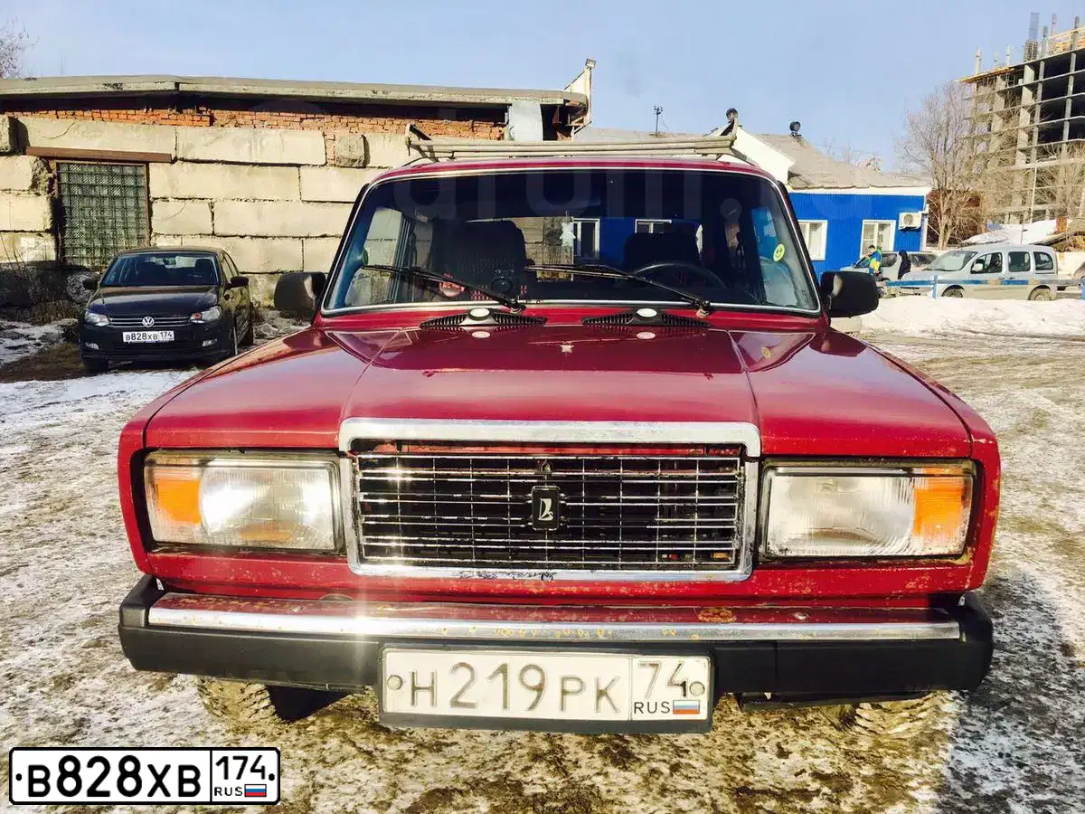 Фото автомобиля VOLKSWAGEN POLO, 2016 — госномер В828ХВ174. Цвет: Серый