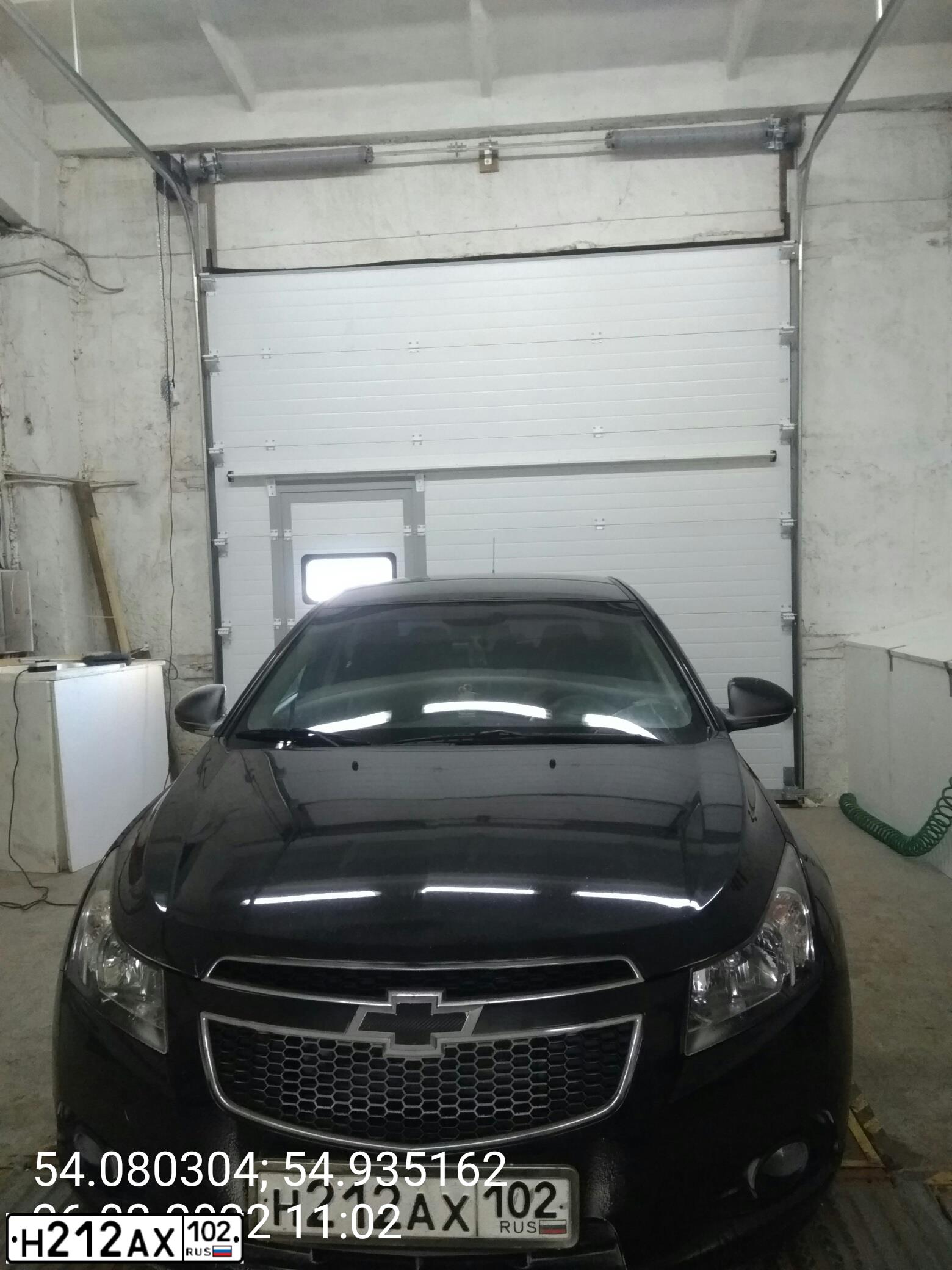 Фото автомобиля CHEVROLET CRUZE, 2011 — госномер Н212АХ102. Цвет: ЧЕРНЫЙ МЕТАЛЛИК