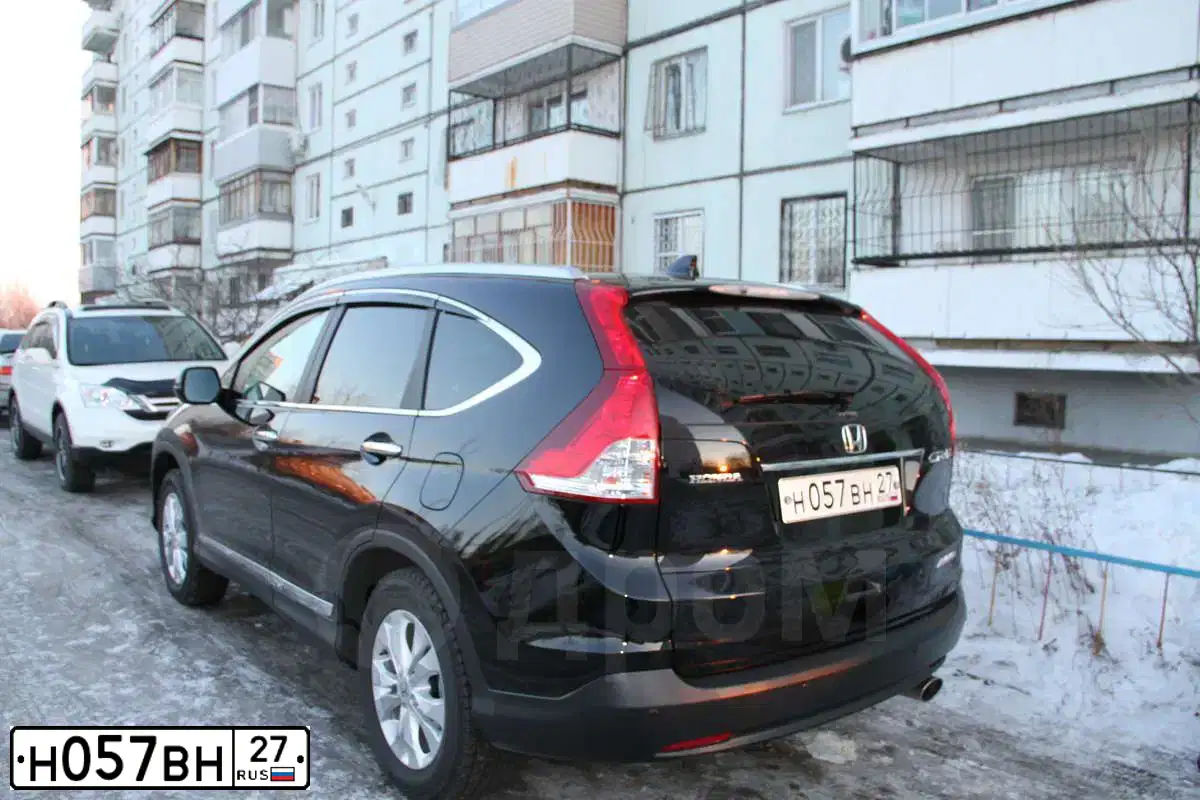 Фото автомобиля HONDA CR-V, 2013 — госномер У052АХ31. Цвет: ЧЕРНЫЙ