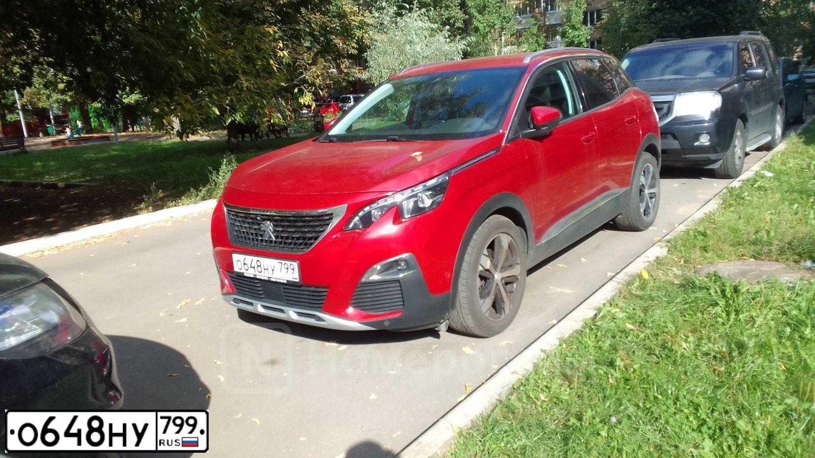 Фото автомобиля PEUGEOT 3008, 2018 — госномер О648НУ799. Цвет: КРАСНЫЙ
