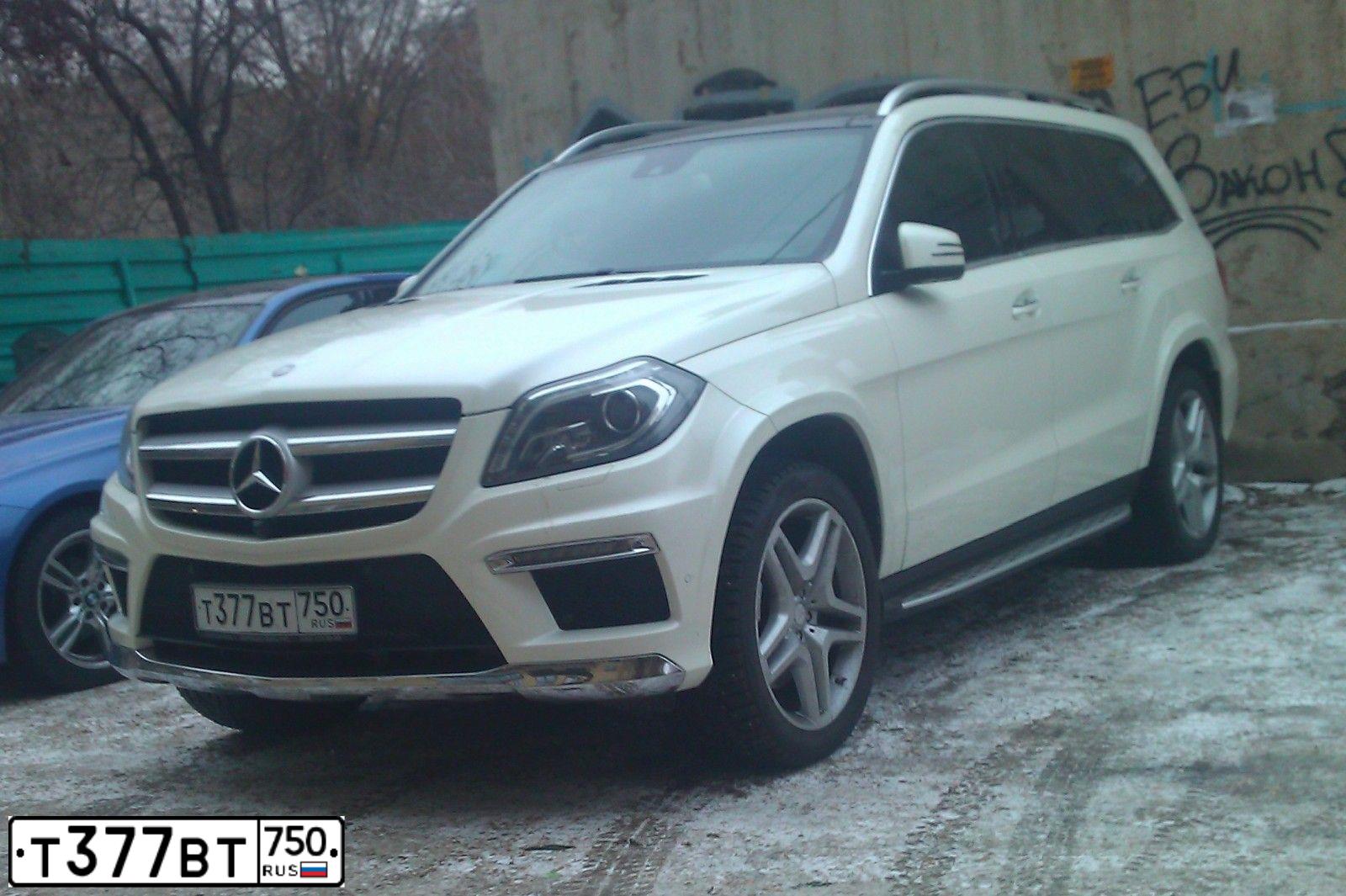 Фото автомобиля MERCEDES GL-KLASSE, 2013 — госномер С002НТ63. Цвет: Белый