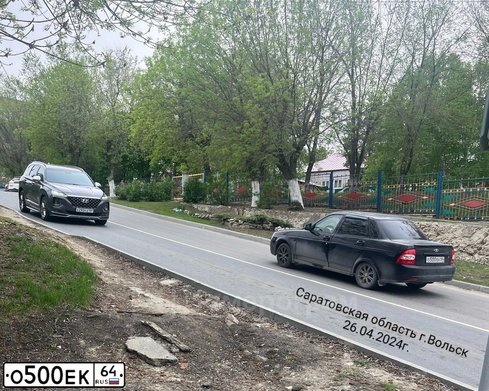 Фото автомобиля LADA 2170 PRIORA, 2009 — госномер Н888УВ64. Цвет: СИНЕ-ЧЕРНЫЙ