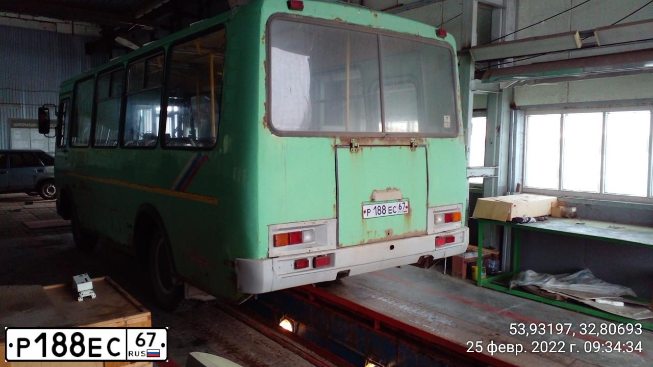 Фото автомобиля PAZ 3205, 2007 — госномер Р188ЕС67. Цвет: САЛАТОВЫЙ