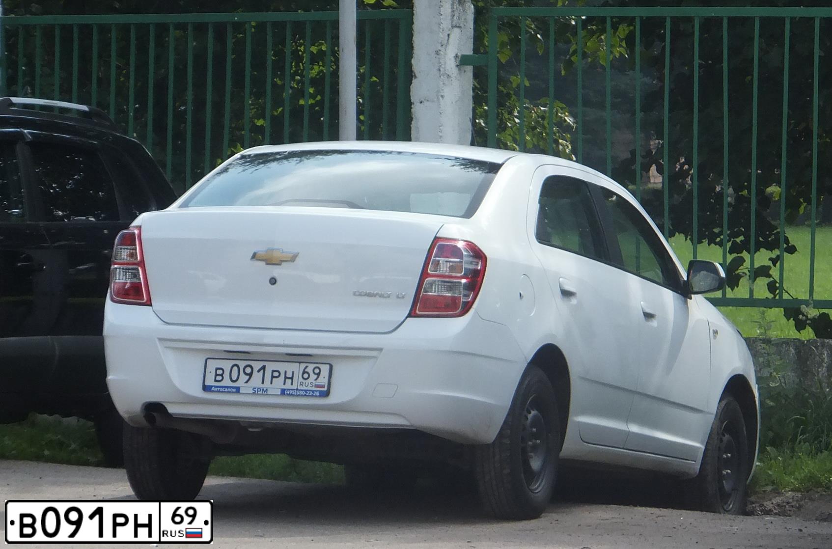 Фото автомобиля CHEVROLET COBALT, 2013 — госномер В091РН69. Цвет: БЕЛЫЙ