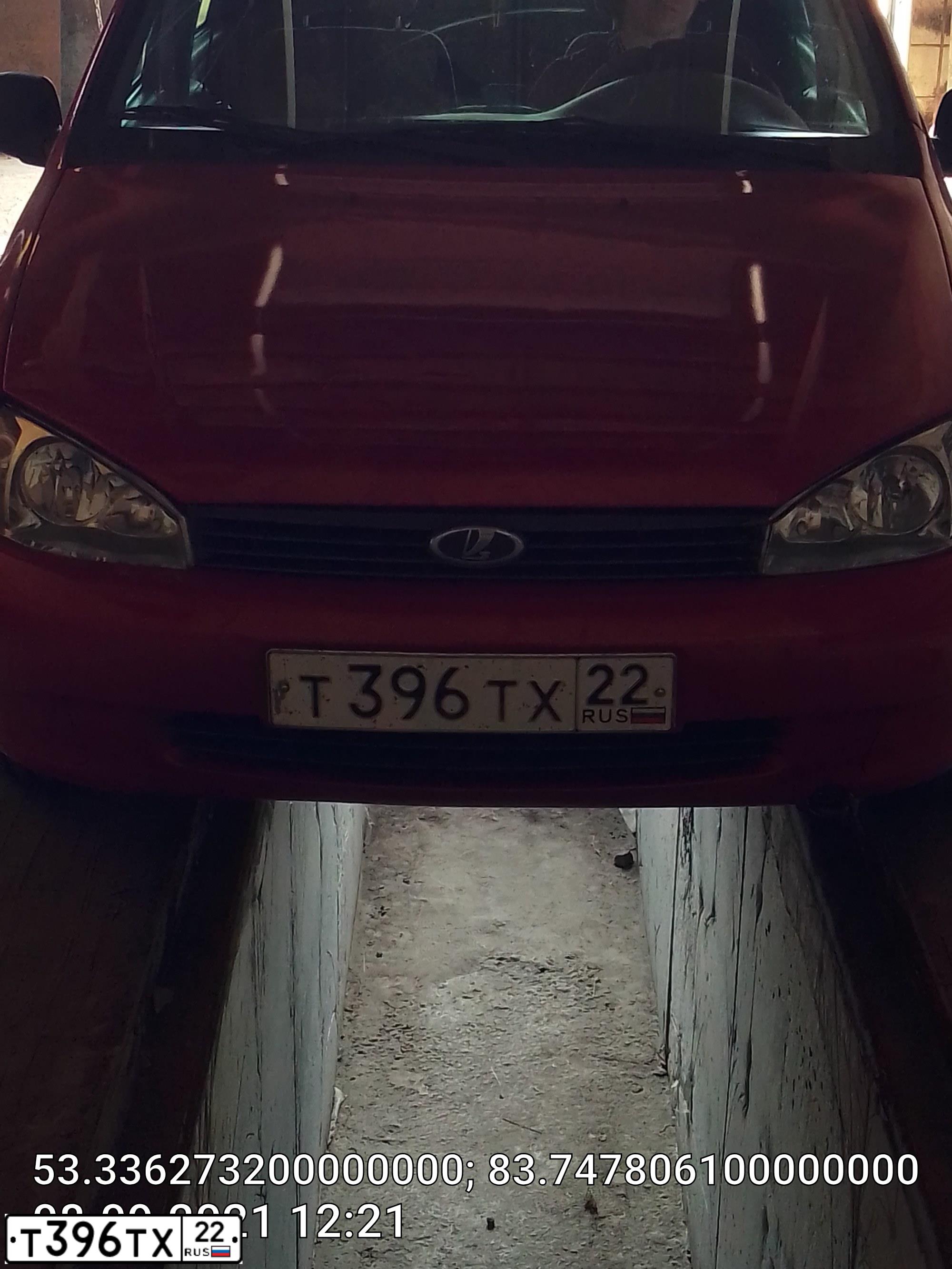 Фото автомобиля LADA 1118 KALINA, 2006 — госномер Т396ТХ22. Цвет: Красный