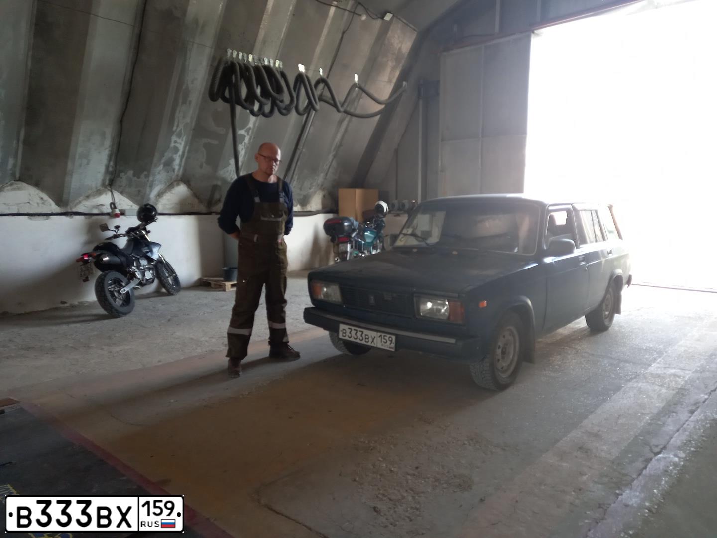 Фото автомобиля LADA 2104, 2007 — госномер К127СХ196. Цвет: АВОКАДО