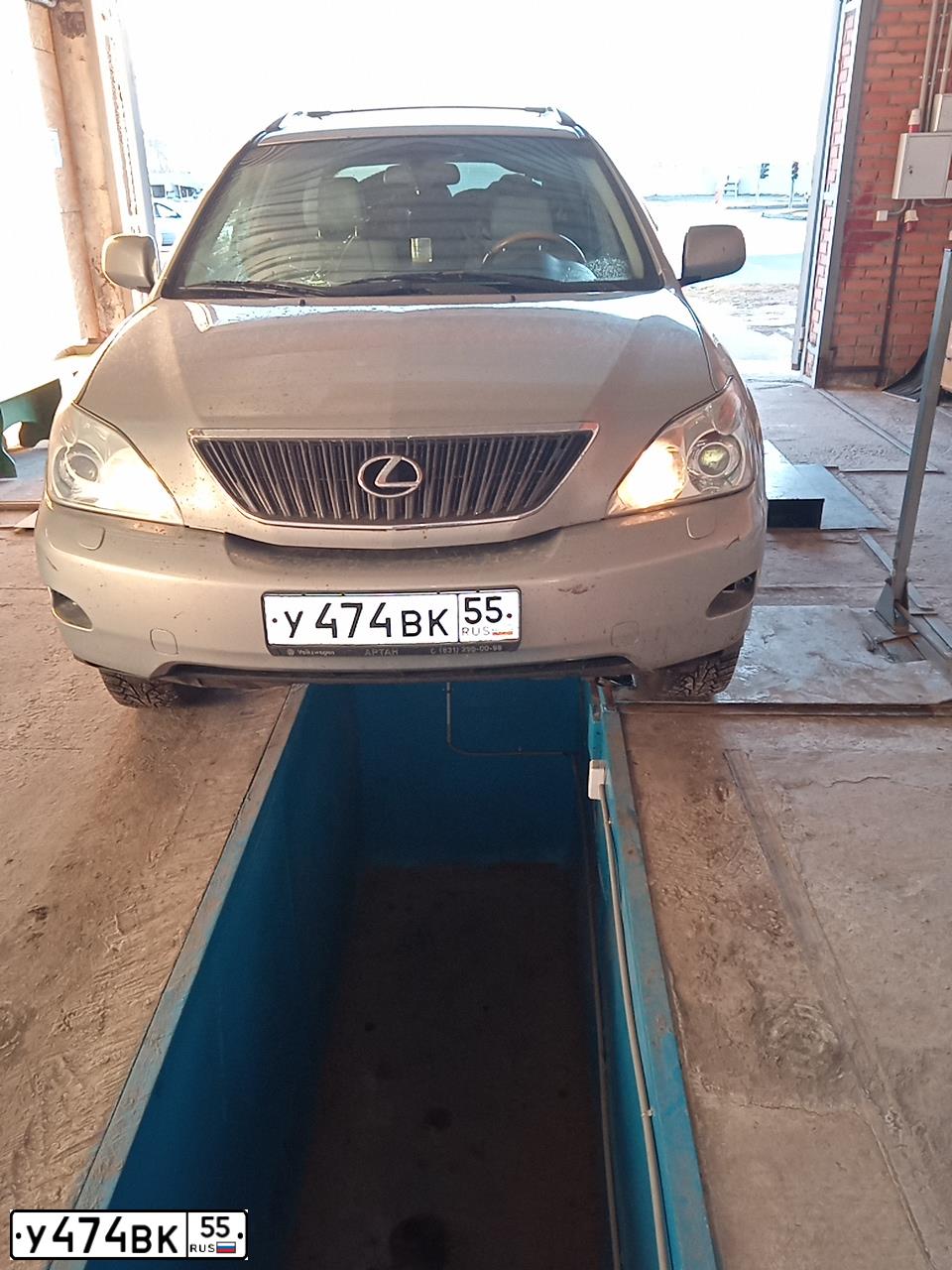 Фото автомобиля LEXUS RX, 2004 — госномер У474ВК55. Цвет: СВЕТЛО-СЕРЫЙ