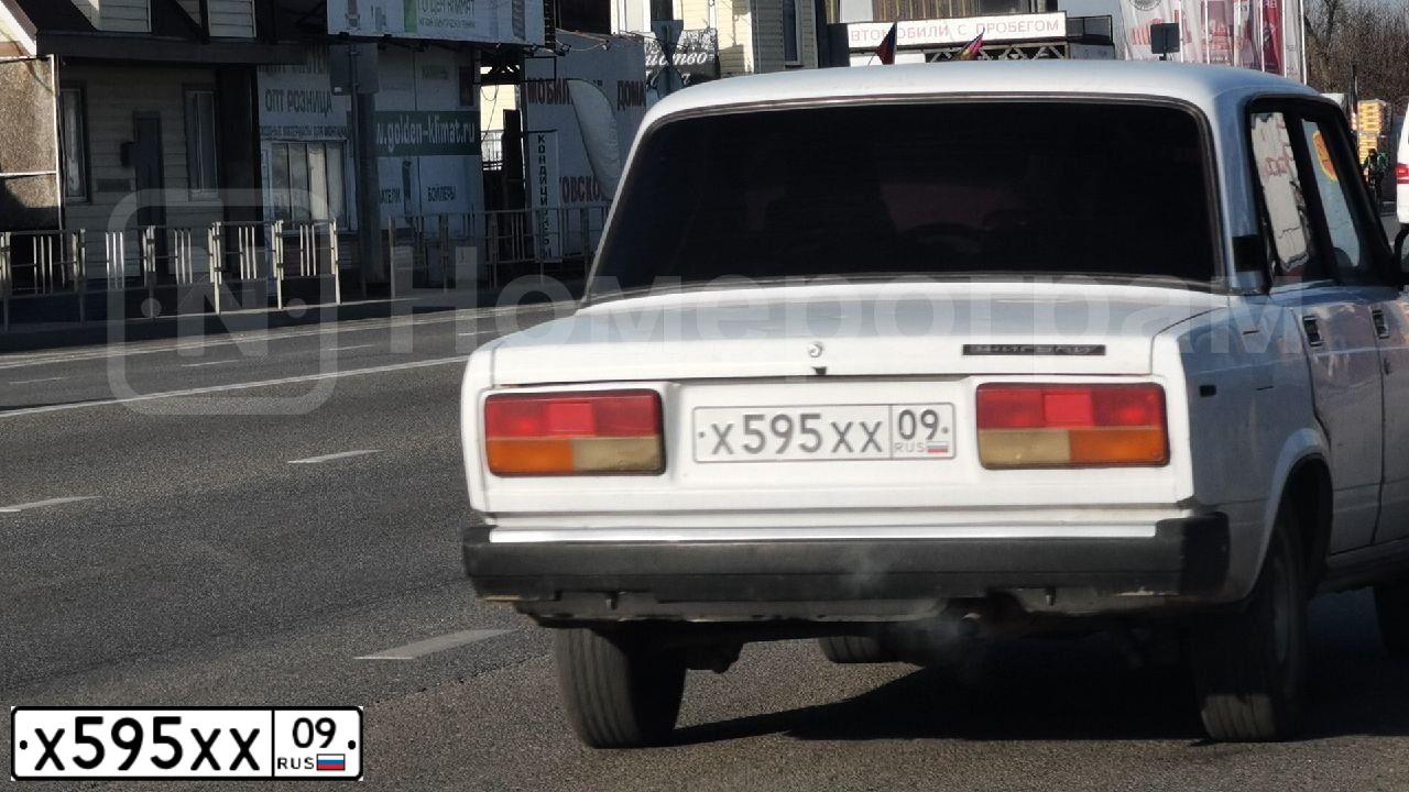 Фото автомобиля LADA 2107 LADA, 2003 — госномер Х595ХХ09. Цвет: ЯРКО-БЕЛЫЙ