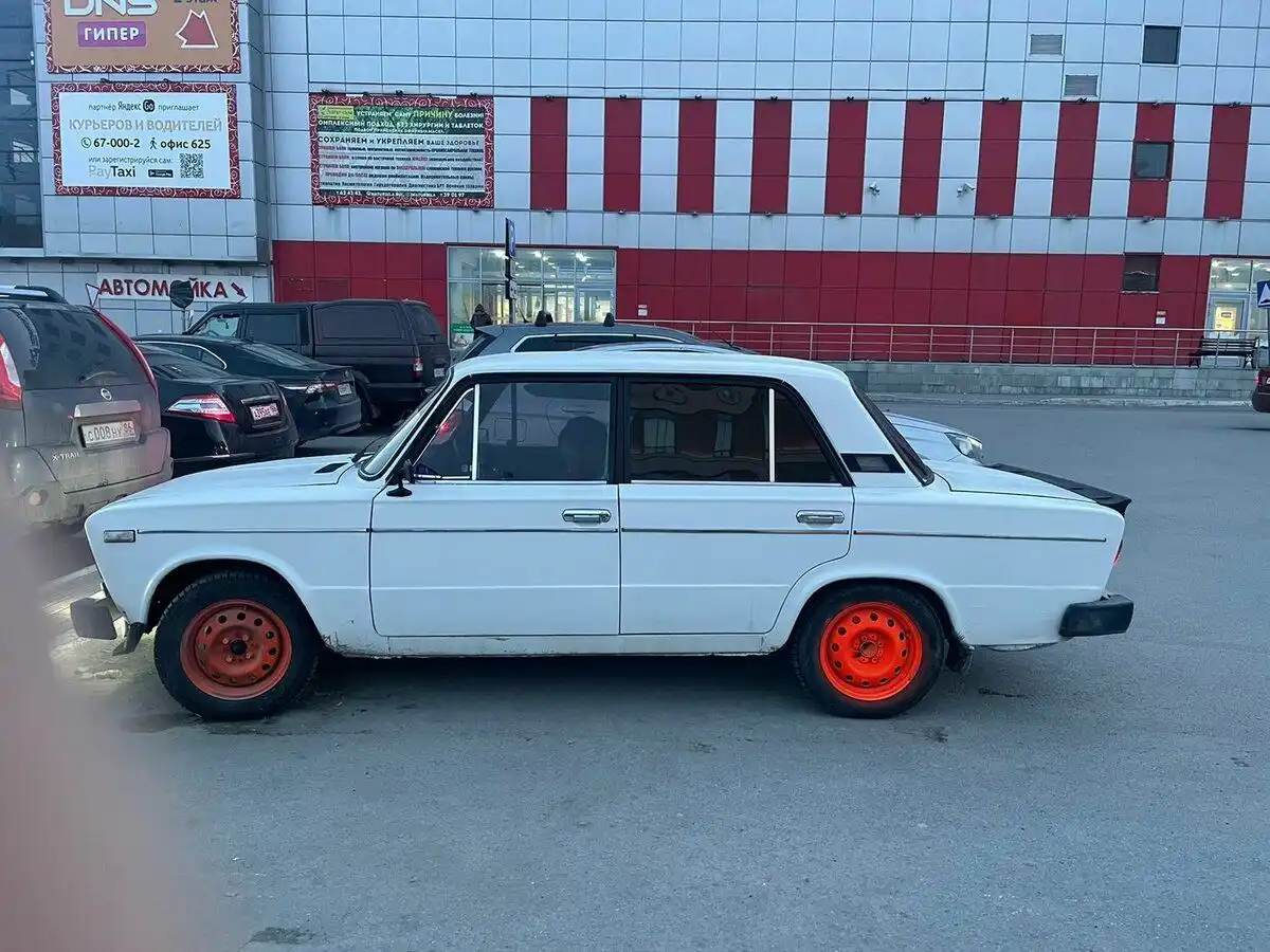 Фото автомобиля NISSAN X-TRAIL, 2005 — госномер С008НУ86. Цвет: ЧЕРНЫЙ
