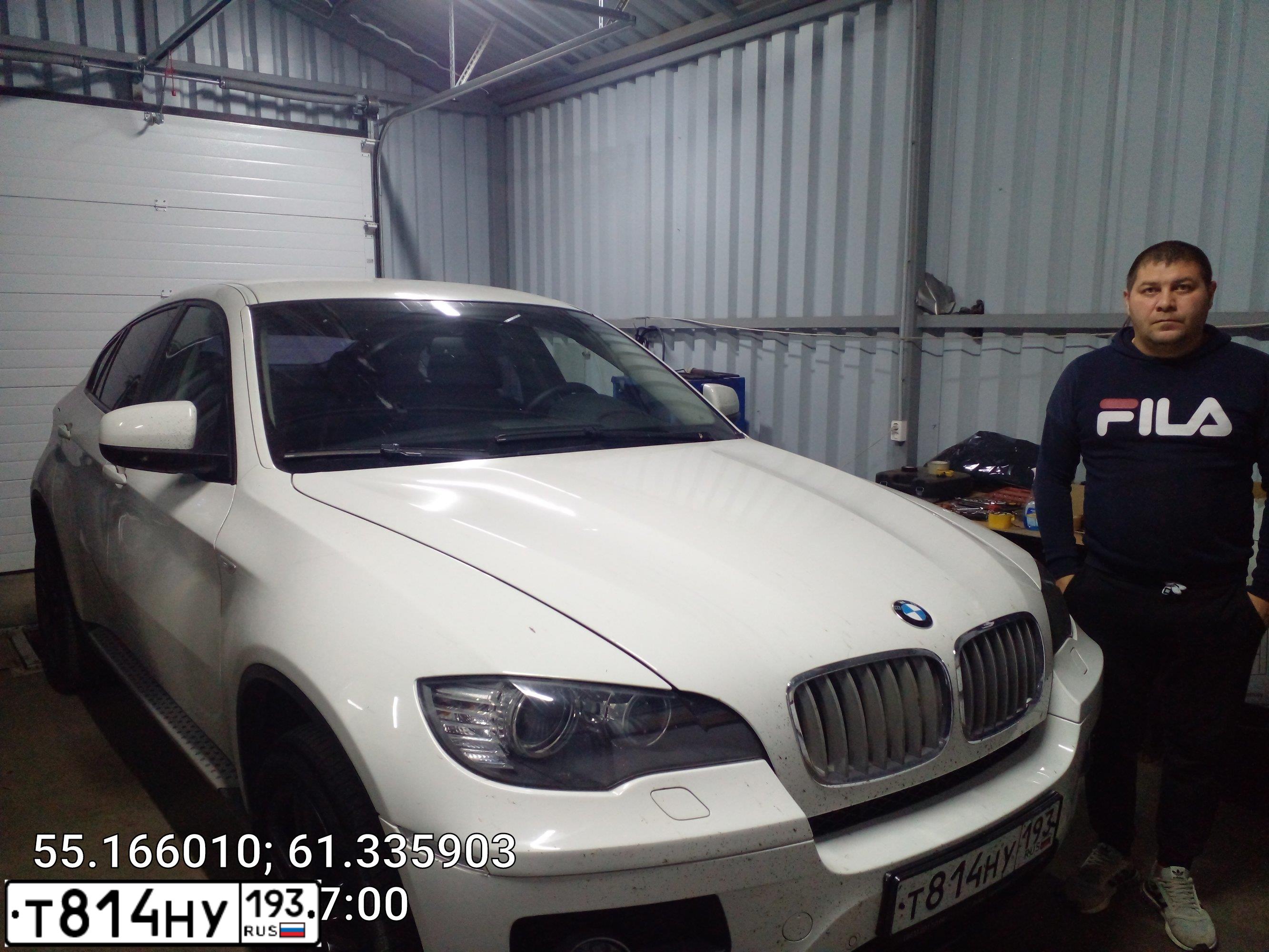 Фото автомобиля BMW X6, 2011 — госномер Н002ОС161. Цвет: Белый