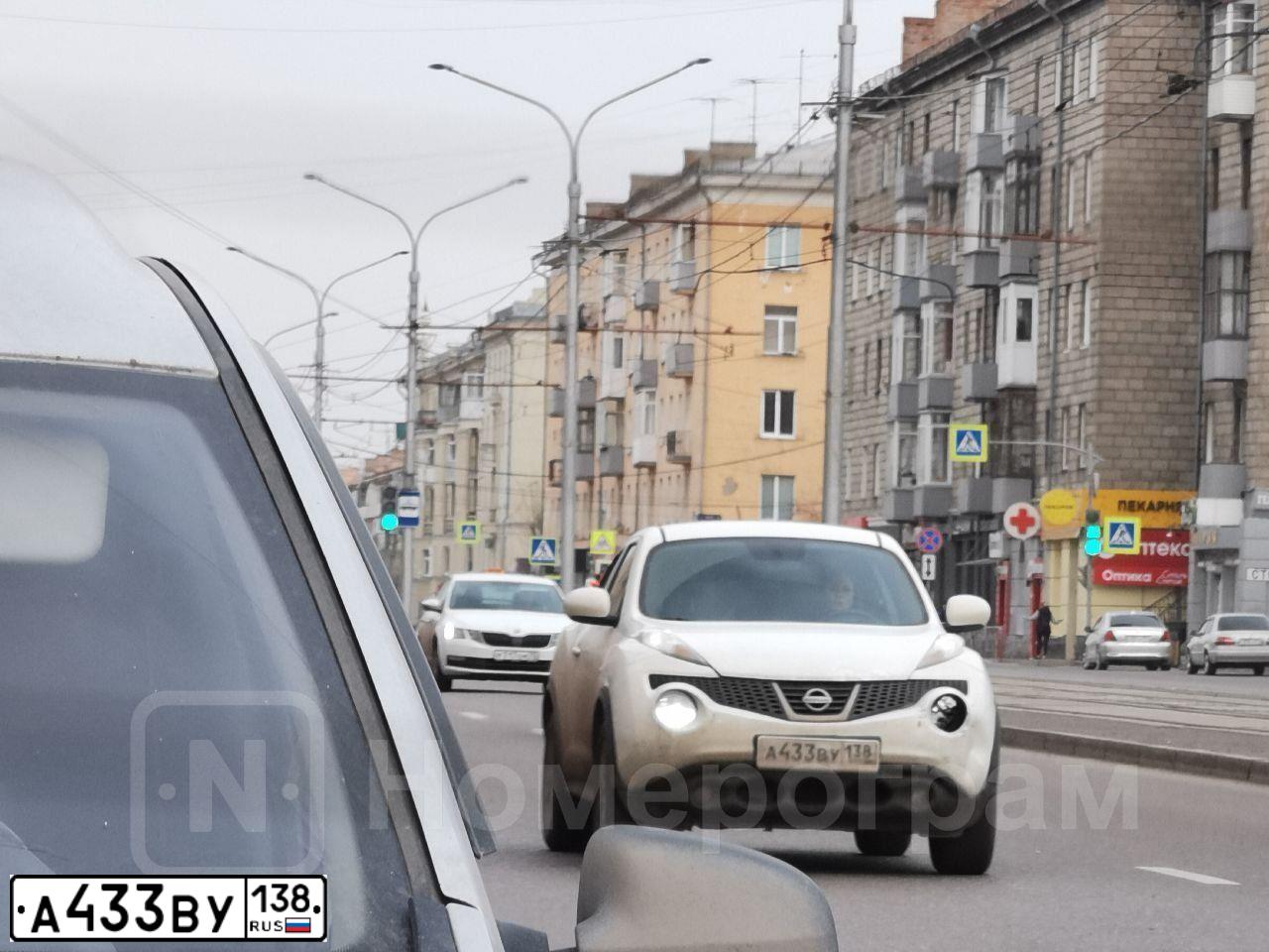 Фото автомобиля NISSAN JUKE, 2014 — госномер А433ВУ138