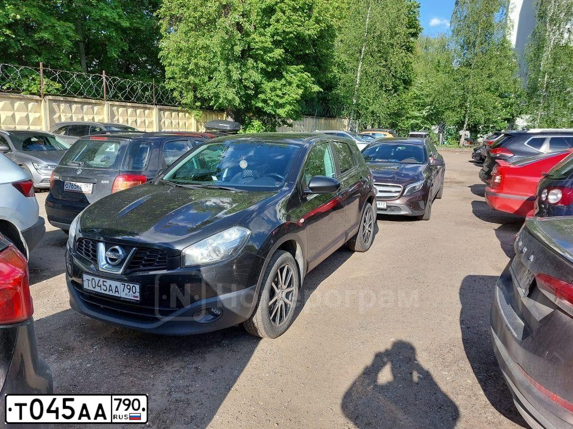 Фото автомобиля NISSAN QASHQAI, 2010 — госномер Т045АА790. Цвет: ЧЕРНЫЙ