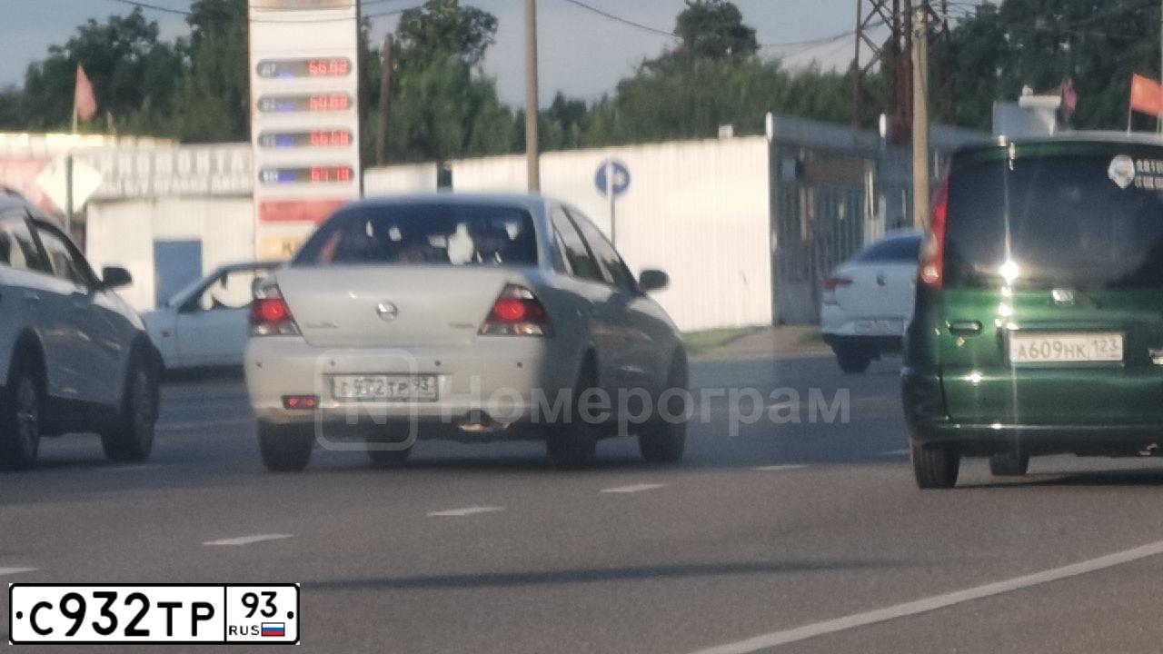 Фото автомобиля FORD FOCUS, 2010 — госномер С932ТР93. Цвет: ЧЕРНЫЙ