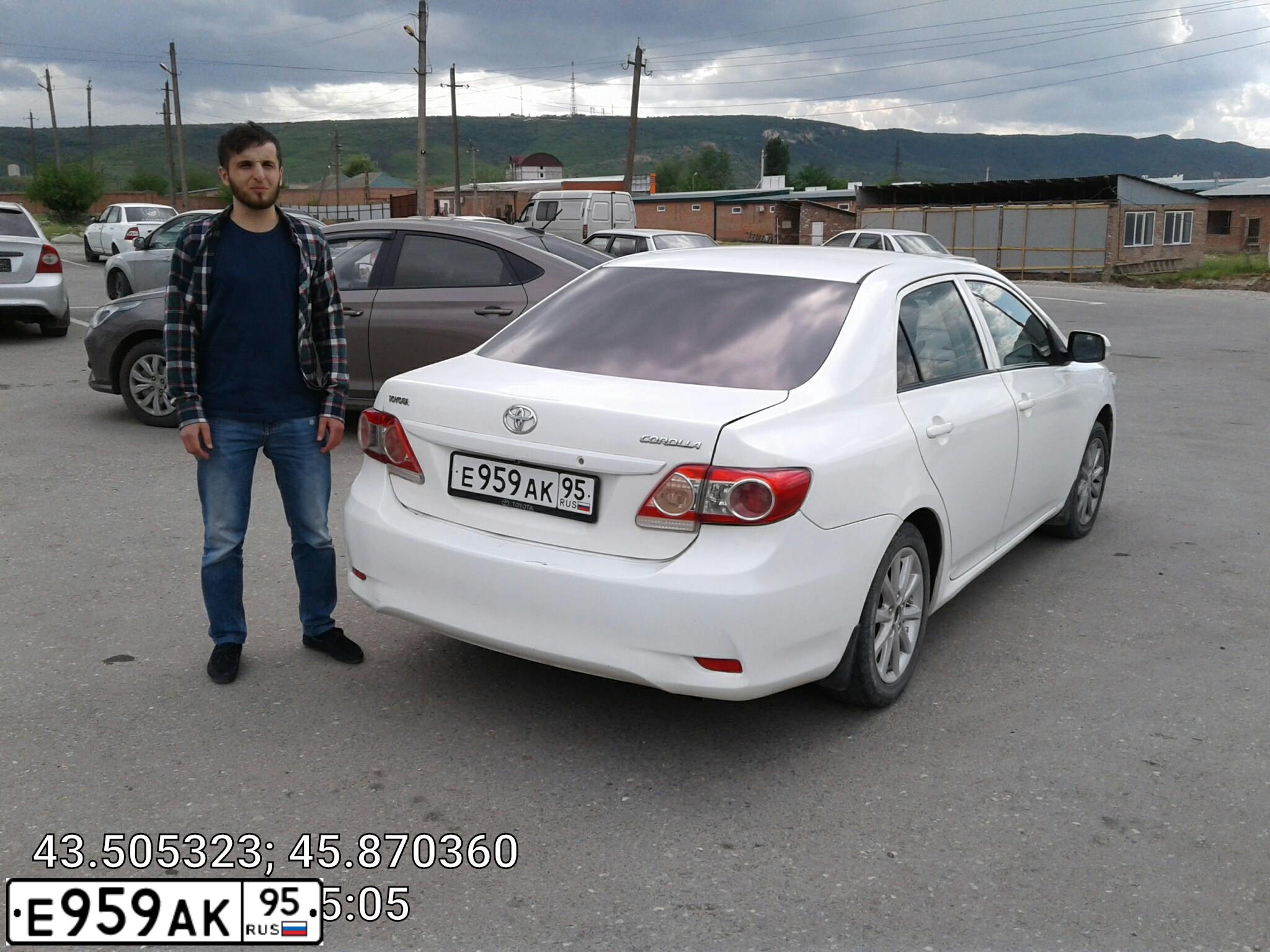 Фото автомобиля TOYOTA COROLLA, 2012 — госномер К177ВЕ177. Цвет: Белый