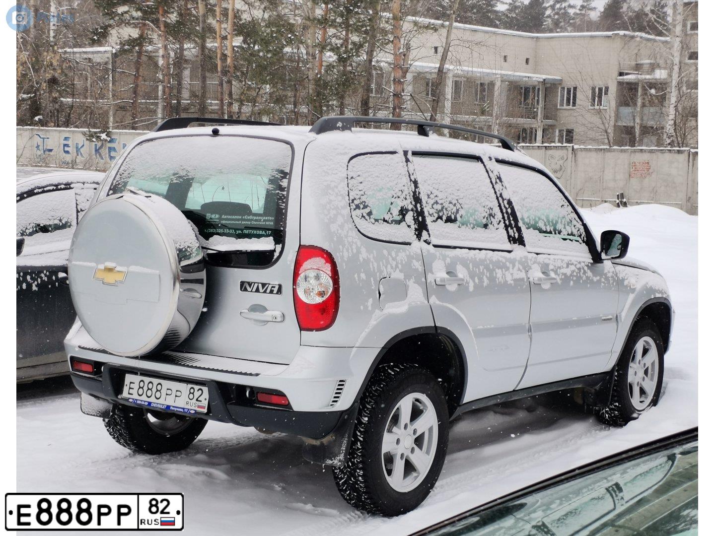 Фото автомобиля CHEVROLET NIVA, 2017 — госномер Т328АА154. Цвет: СВЕТЛО СЕРЕБРИСТЫЙ МЕТАЛЛ