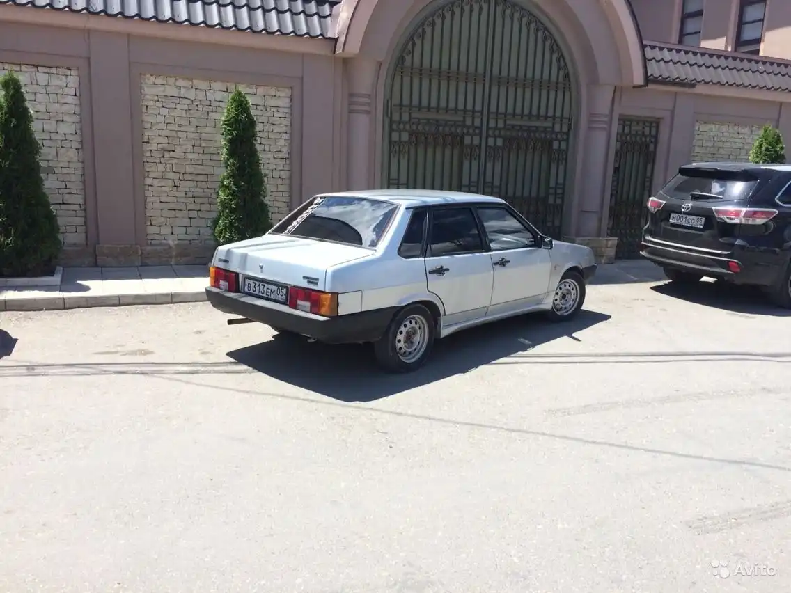 Фото автомобиля TOYOTA CAMRY, 2012 — госномер В001ОС05. Цвет: ЧЕРНЫЙ МЕТАЛЛИК