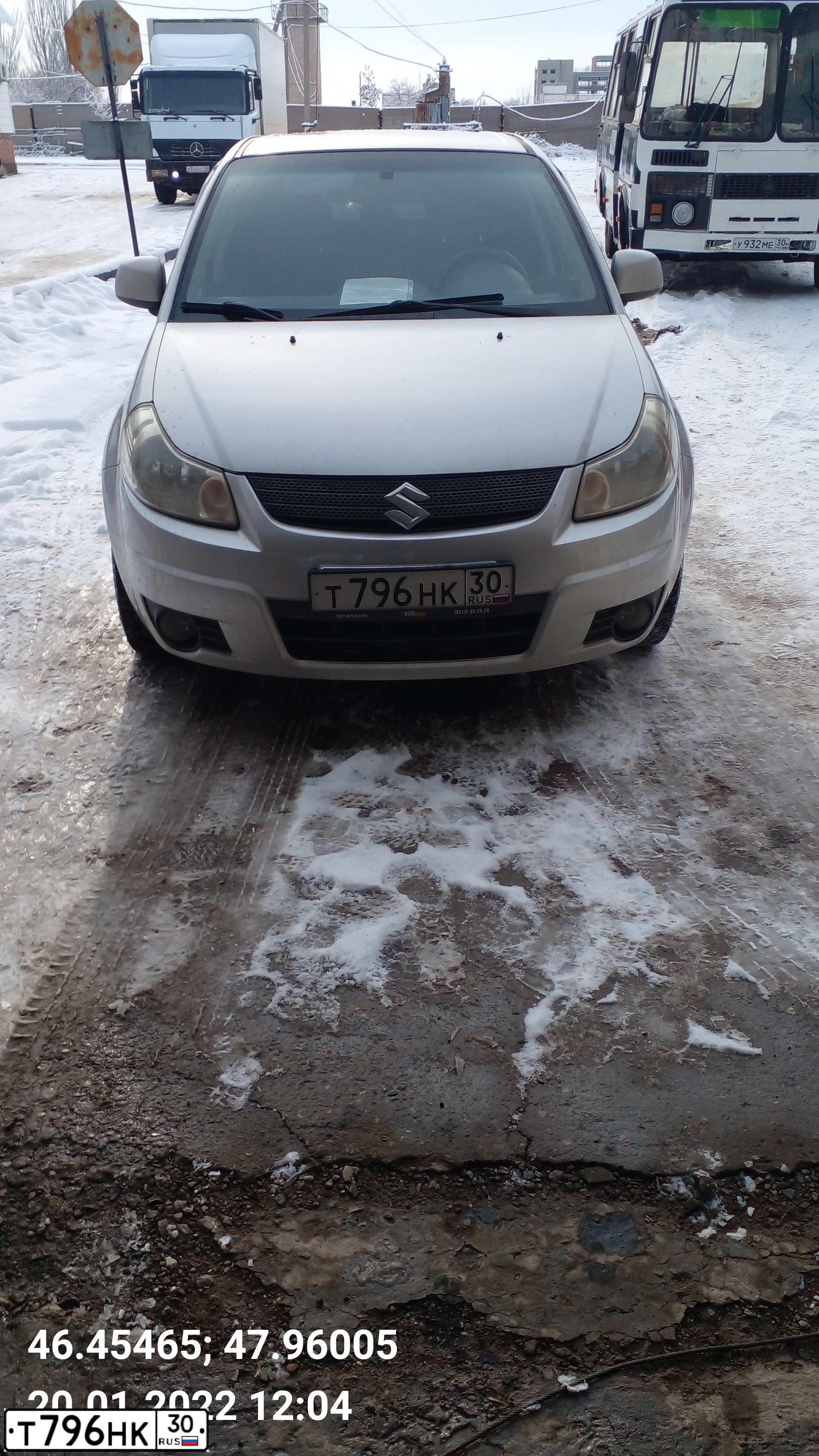 Фото автомобиля SUZUKI SX 4, 2007 — госномер О672НН30. Цвет: Серебристый