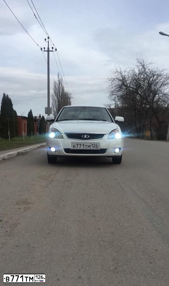 Фото автомобиля LADA 2170 PRIORA, 2010 — госномер В771ТМ126. Цвет: Белый