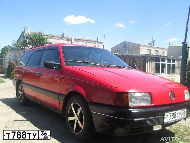 Фото автомобиля VOLKSWAGEN PASSAT, 1988 — госномер Т788ТУ36. Цвет: Красный