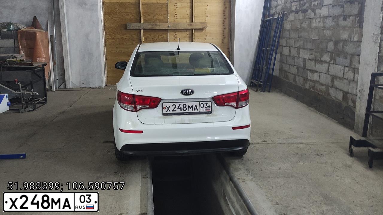 Фото автомобиля KIA RIO, 2016 — госномер Х248МА03. Цвет: БЕЛЫЙ