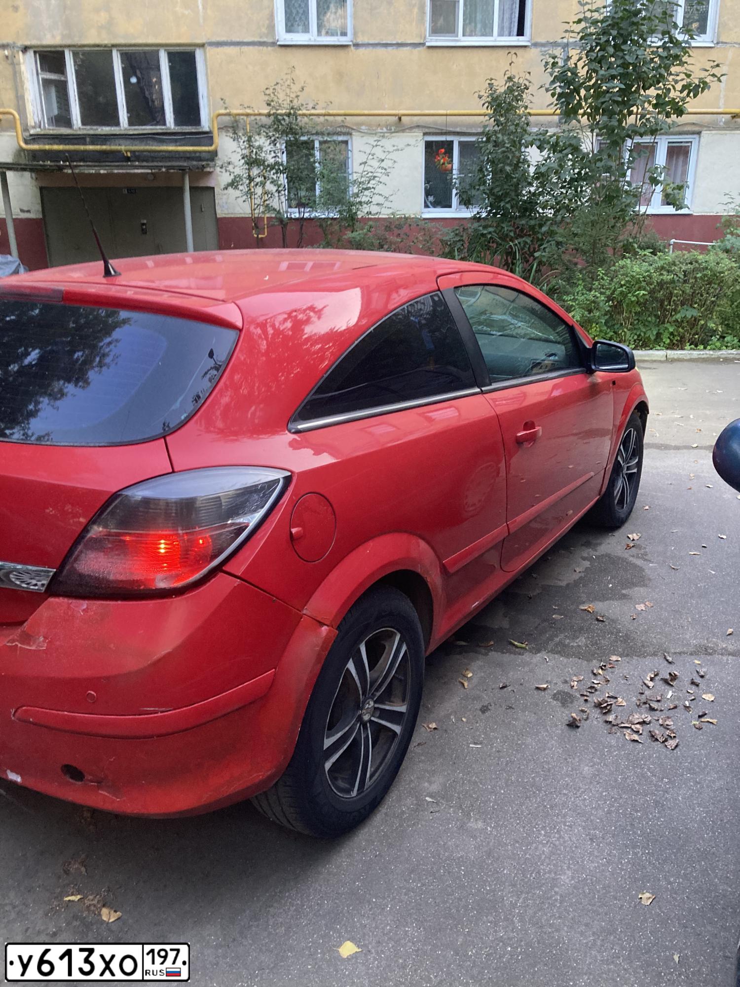 Фото автомобиля OPEL ASTRA, 2007 — госномер У613ХО197. Цвет: Красный