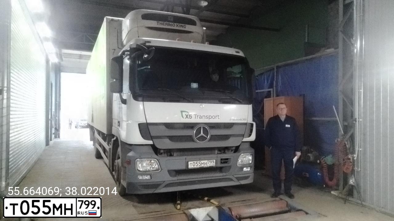 Фото автомобиля MERCEDES ACTROS, 2018 — госномер Т055МН799. Цвет: БЕЛЫЙ