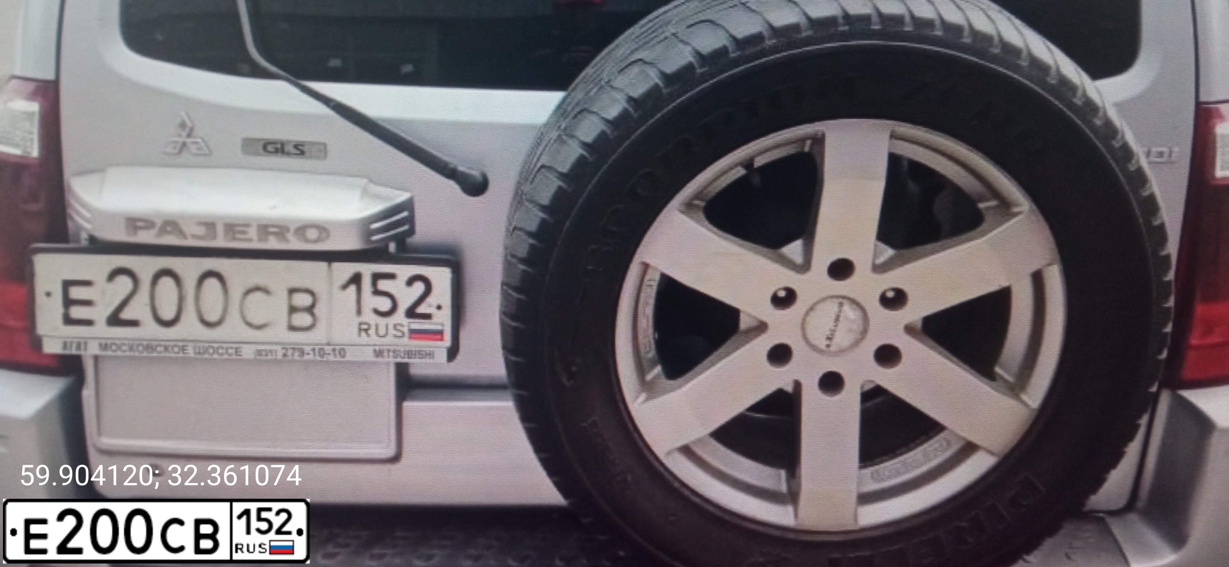 Фото автомобиля MITSUBISHI PAJERO, 2004 — госномер О309ОО52. Цвет: СЕРЕБРИСТЫЙ